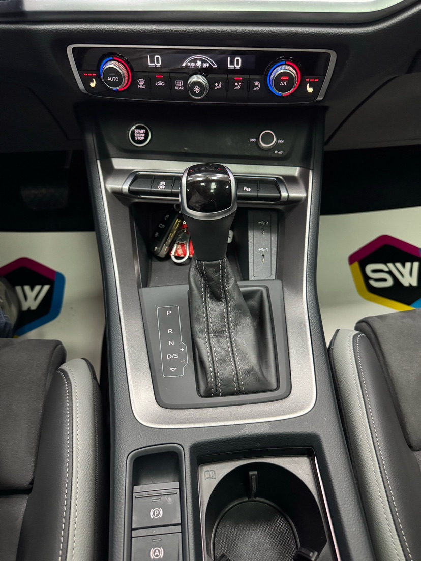 Audi Q3 2022 car image #13