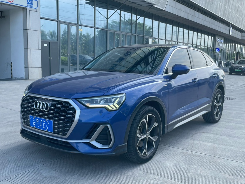 Audi Q3 2021 car image 