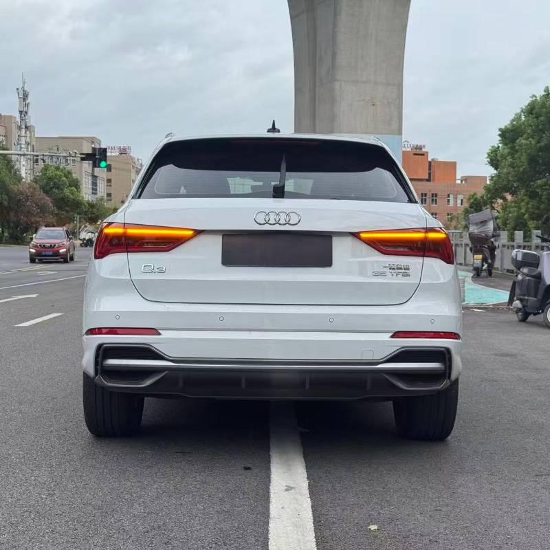 Audi Q3 2023 car image #8