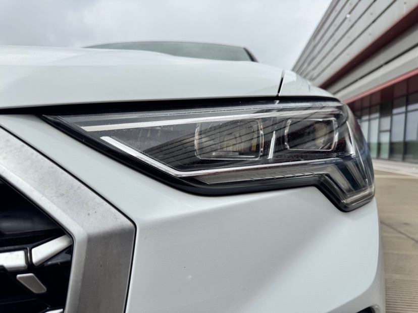 Audi Q3 2023 car image #15