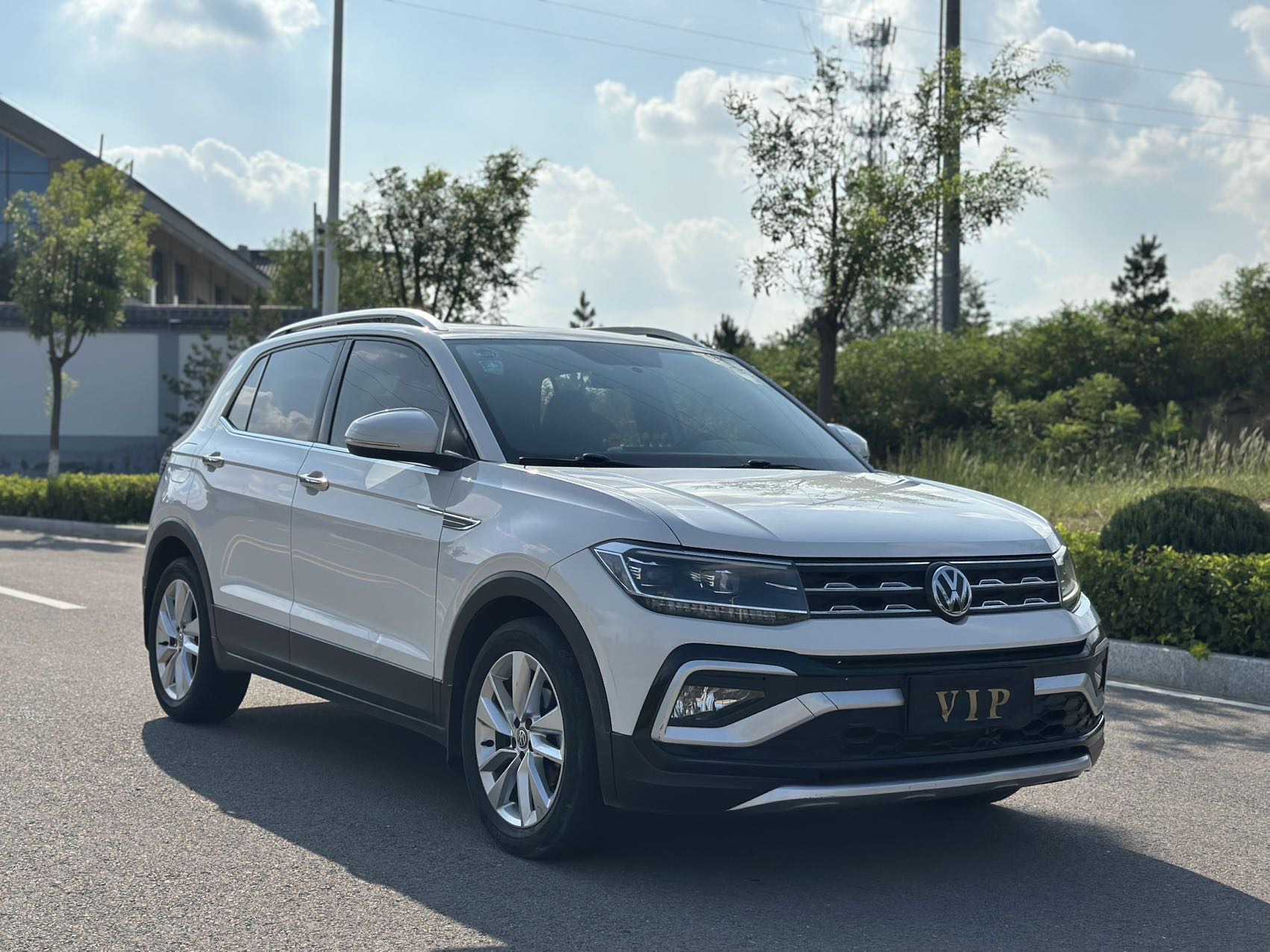 Volkswagen T-Cross 2019 #3 Volkswagen T-Cross 2019 car image #3