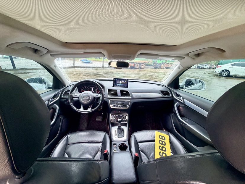 Audi Q3 2015 car image #10