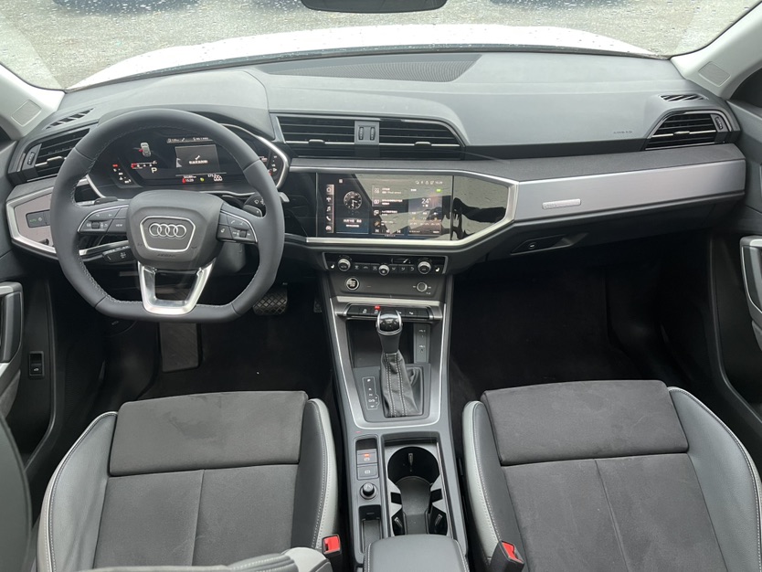 Audi Q3 2023 #9 Audi Q3 2023 car image #9