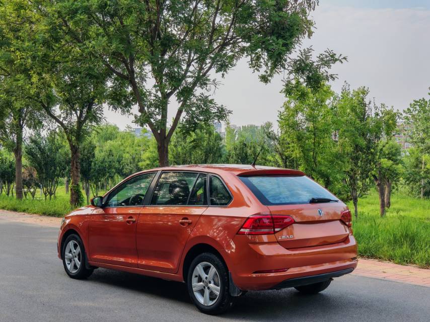Volkswagen Santana 2015 car image #6