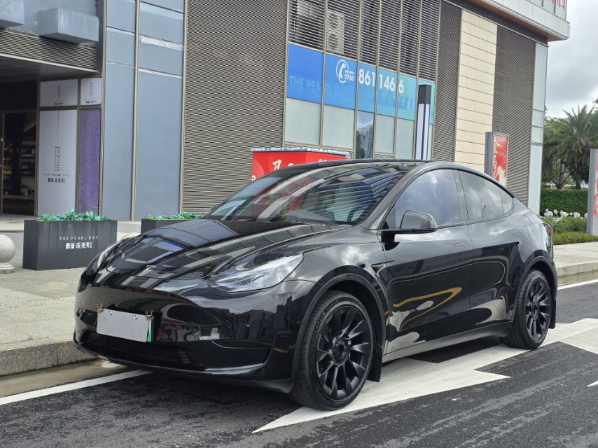 Tesla Model Y 2023 car image 