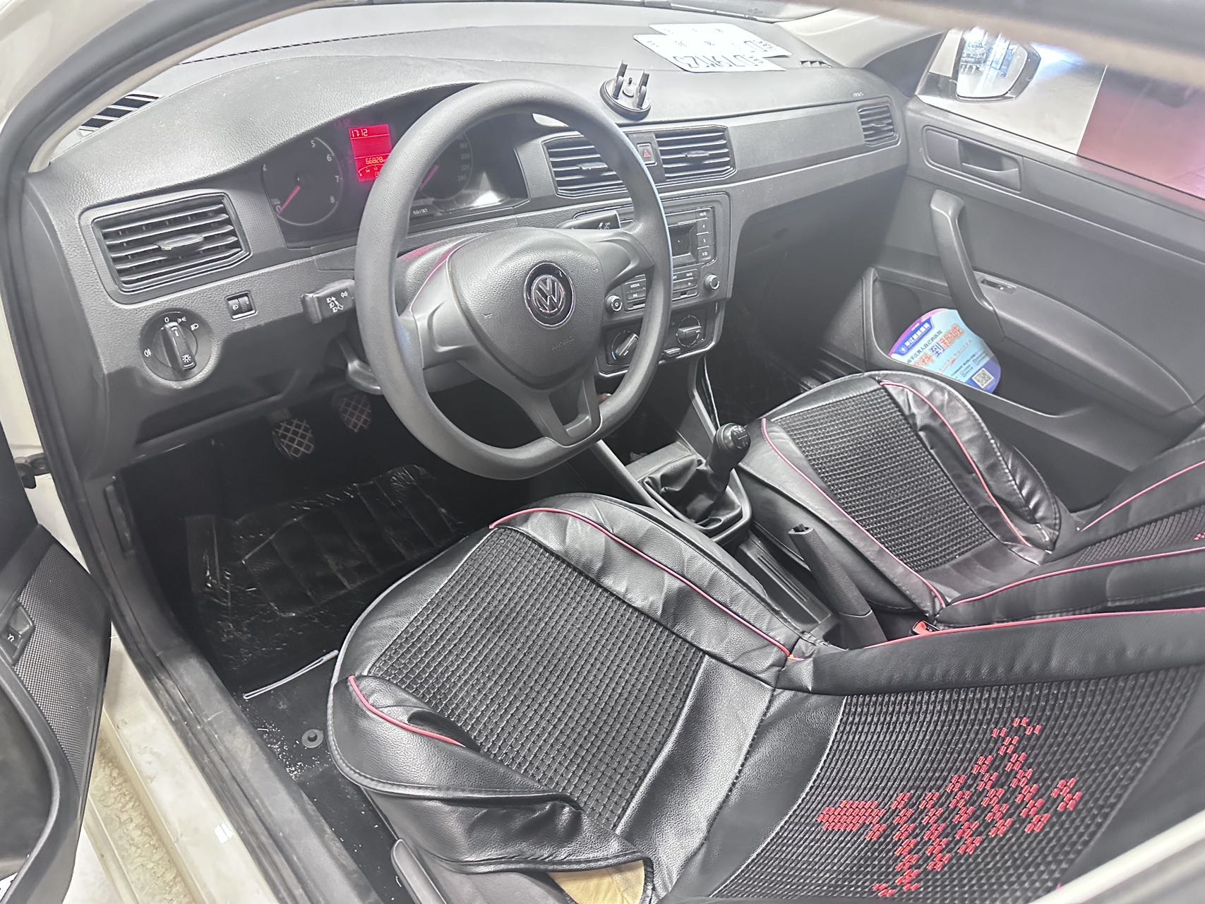 Volkswagen Santana 2017 car image #6