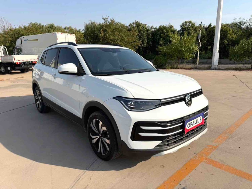 Volkswagen Tharu 2026 car image #3