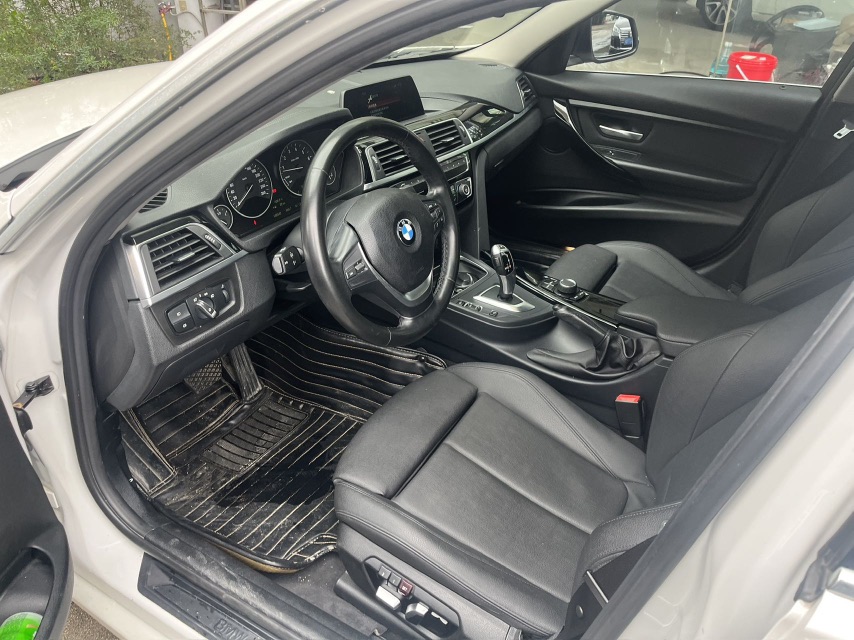 BMW 3 Series 2018 car image #3