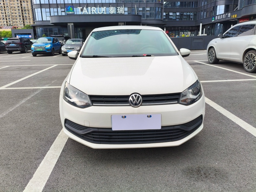 Volkswagen Polo 2018 car image #2
