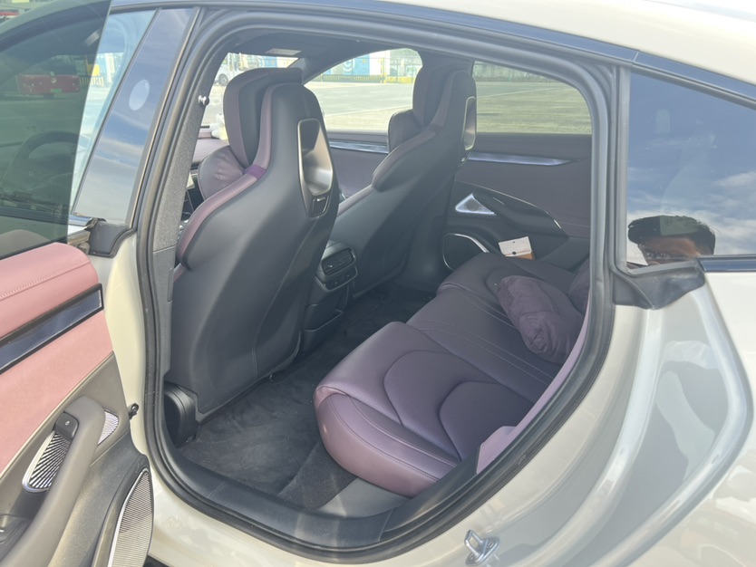 MI SU7 2025 car image #9
