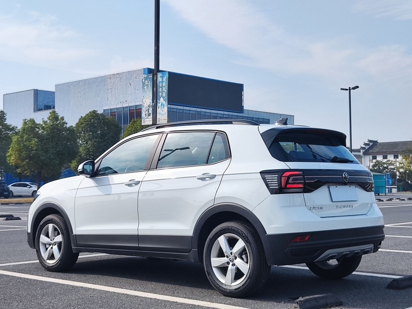 Volkswagen T-Cross 2023 #5 Volkswagen T-Cross 2023 car image #5