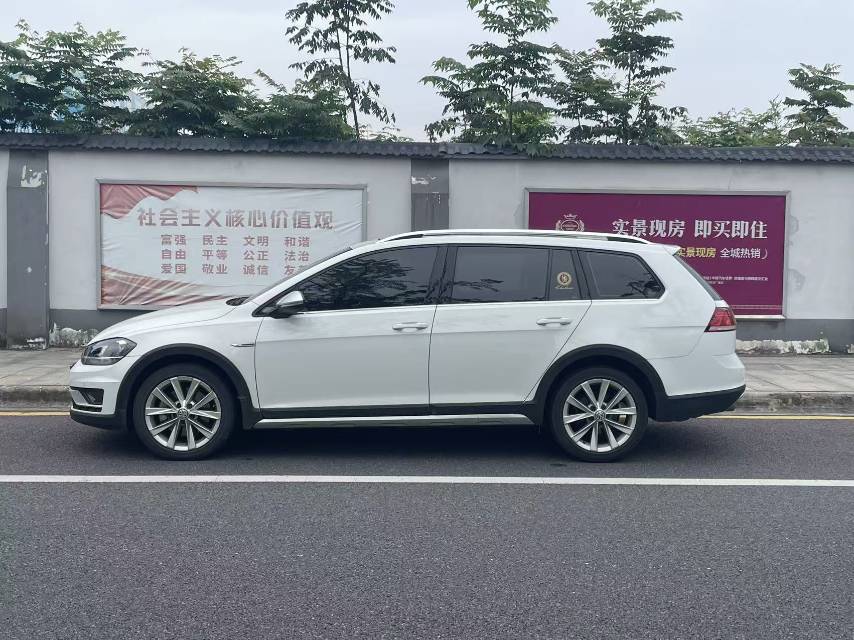 Volkswagen Golf (Imported) 2020 #3 Volkswagen Golf (Imported) 2020 صورة سيارة #3