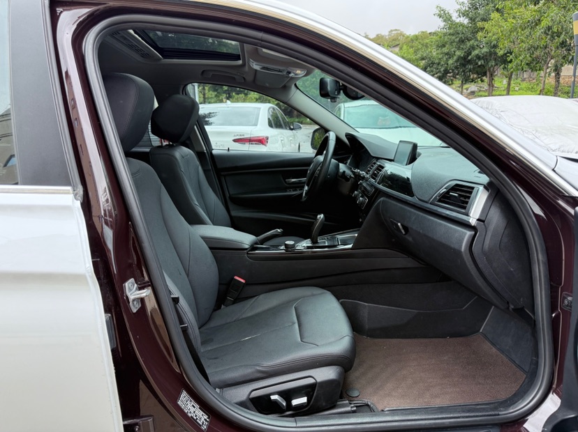 BMW 3 Series 2017 #8 BMW 3 Series 2017 car image #8