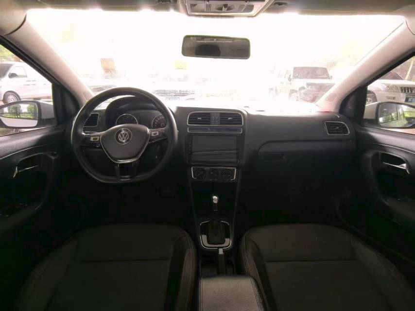 Volkswagen Polo 2016 car image #7