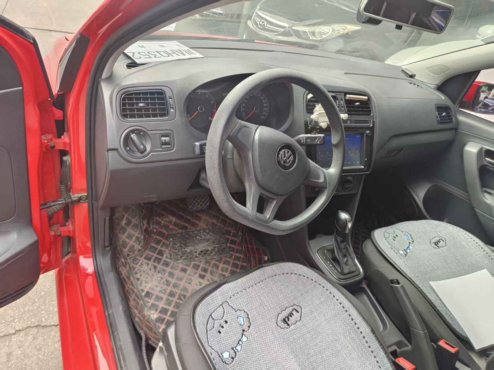 Volkswagen Polo 2018 car image #4