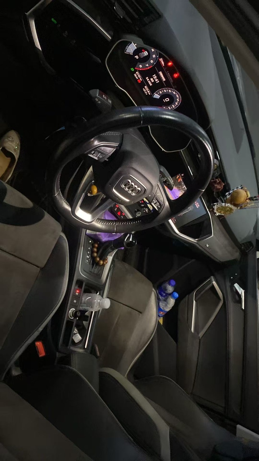 Audi Q3 2021 car image #6