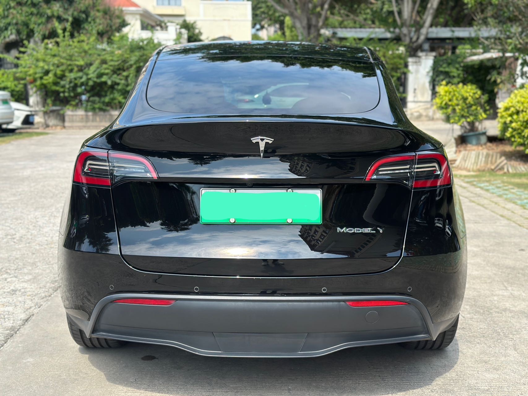Tesla Model Y 2022 #8 Tesla Model Y 2022 car image #8