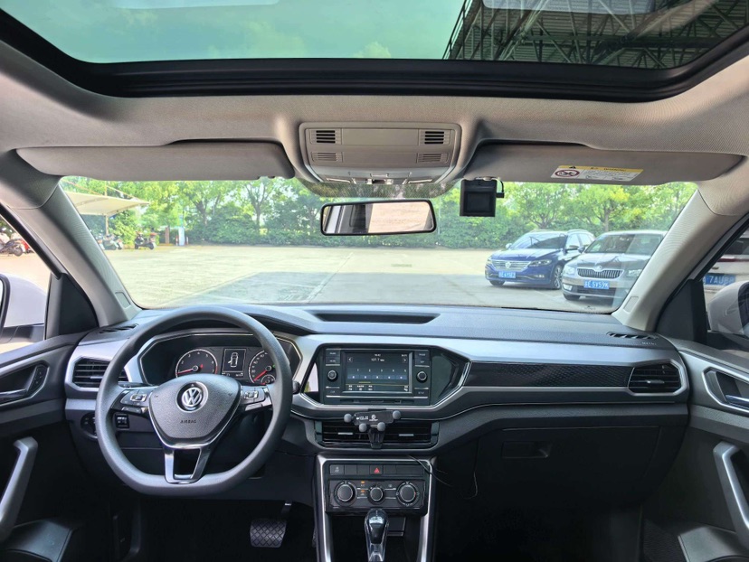 Volkswagen T-Cross 2021 #9 Volkswagen T-Cross 2021 car image #9