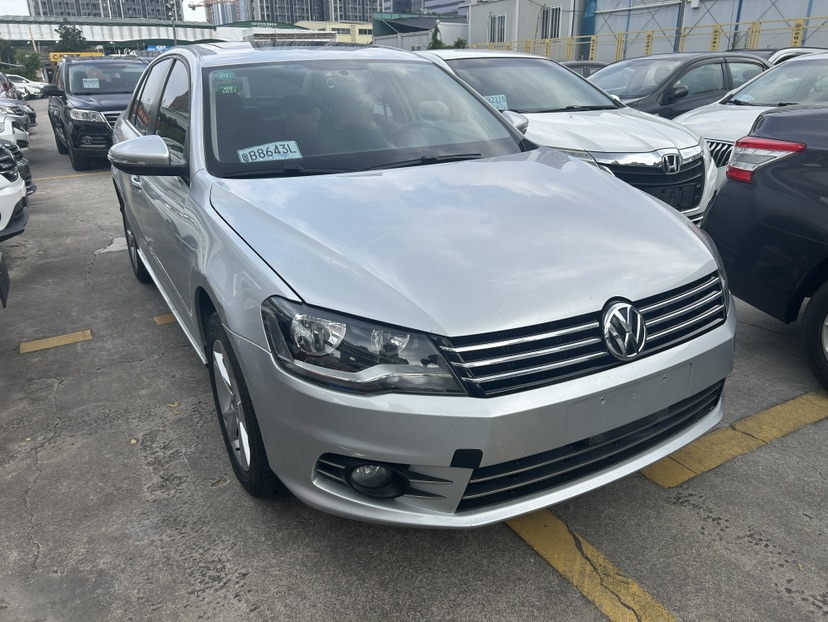 Volkswagen Bora 2014 car image 