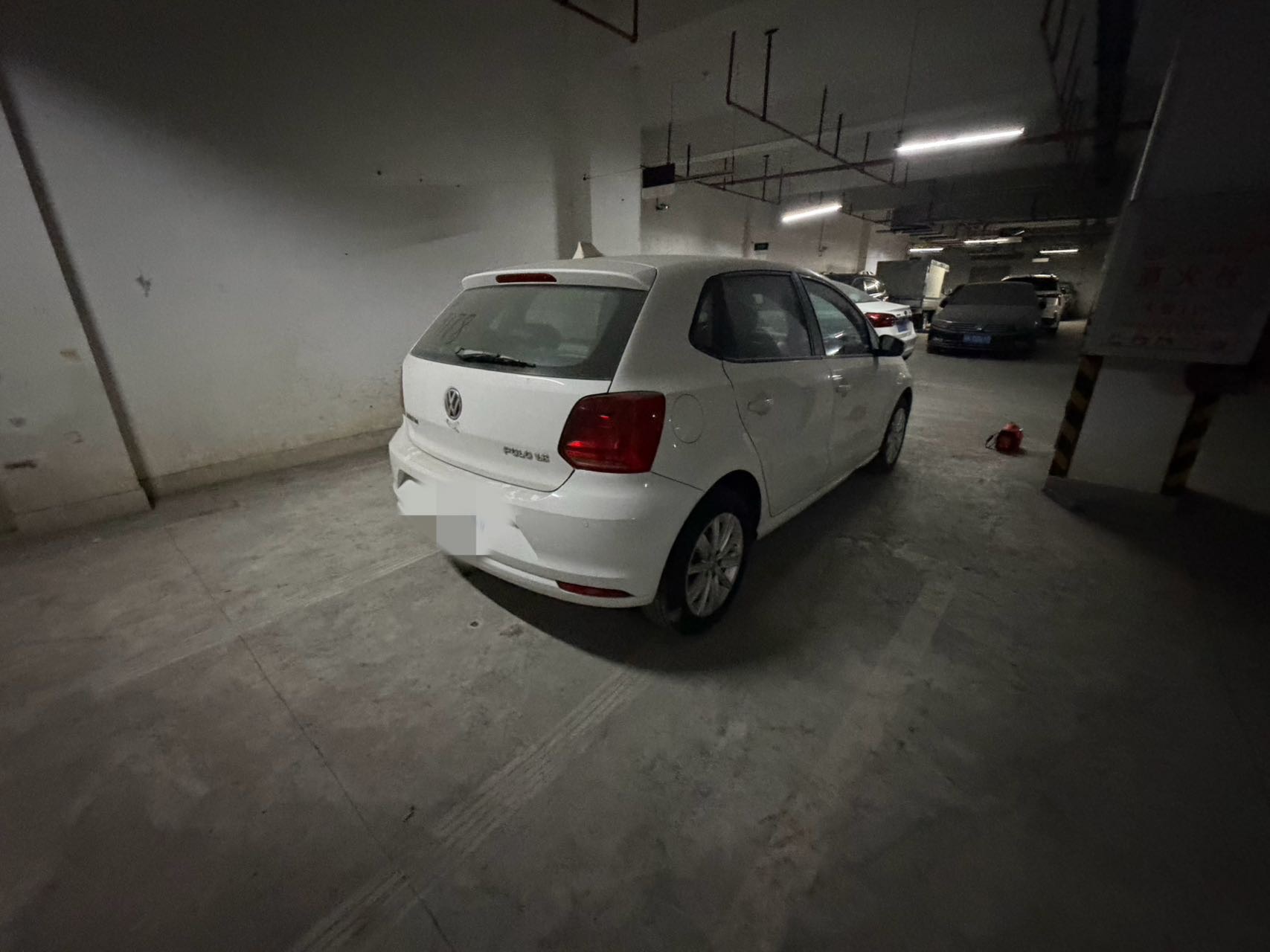 Volkswagen Polo 2015 car image #4