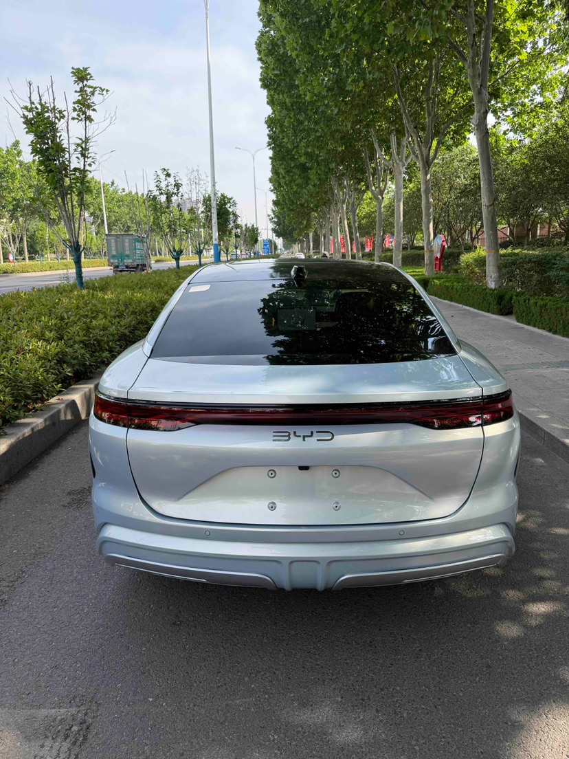 BYD HanL 2025 صورة سيارة #15