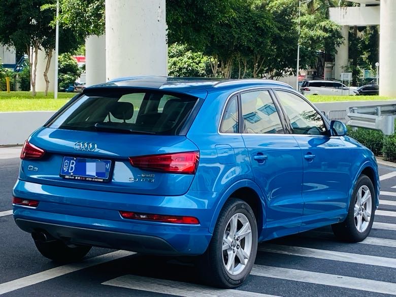 Audi Q3 2018 car image #3