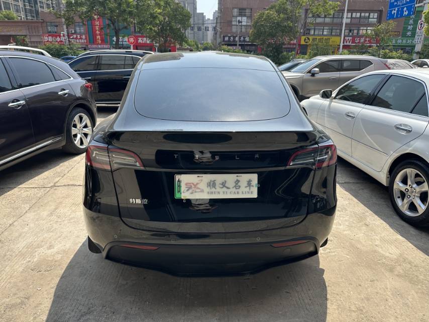 Tesla Model Y 2024 car image #4