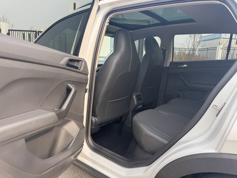 Volkswagen T-Cross 2023 #8 Volkswagen T-Cross 2023 car image #8