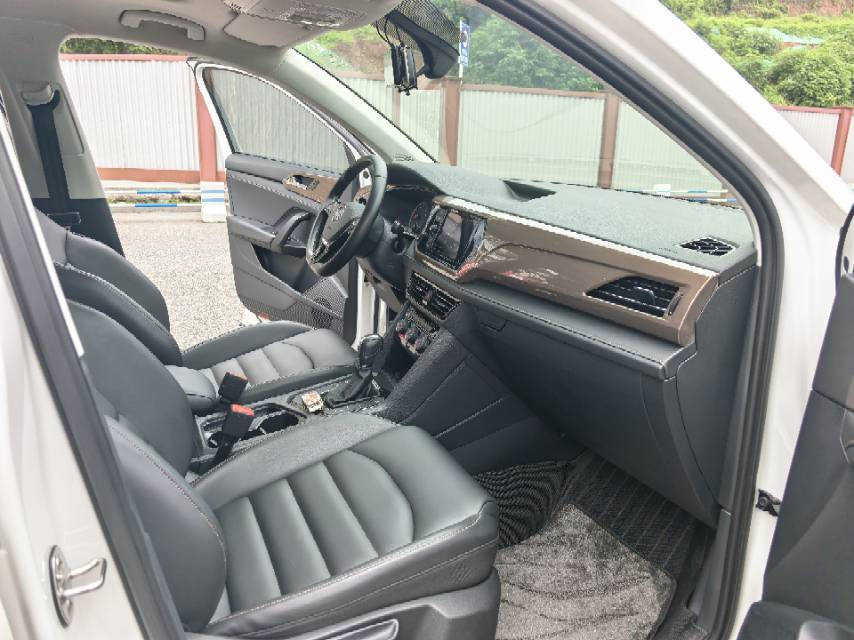 Volkswagen Tharu 2019 car image #7