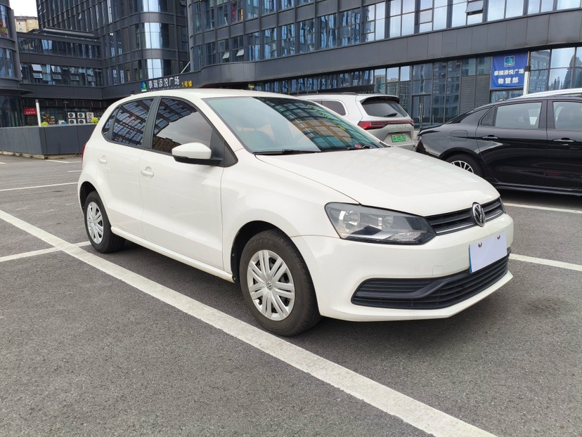 Volkswagen Polo 2018 car image #3