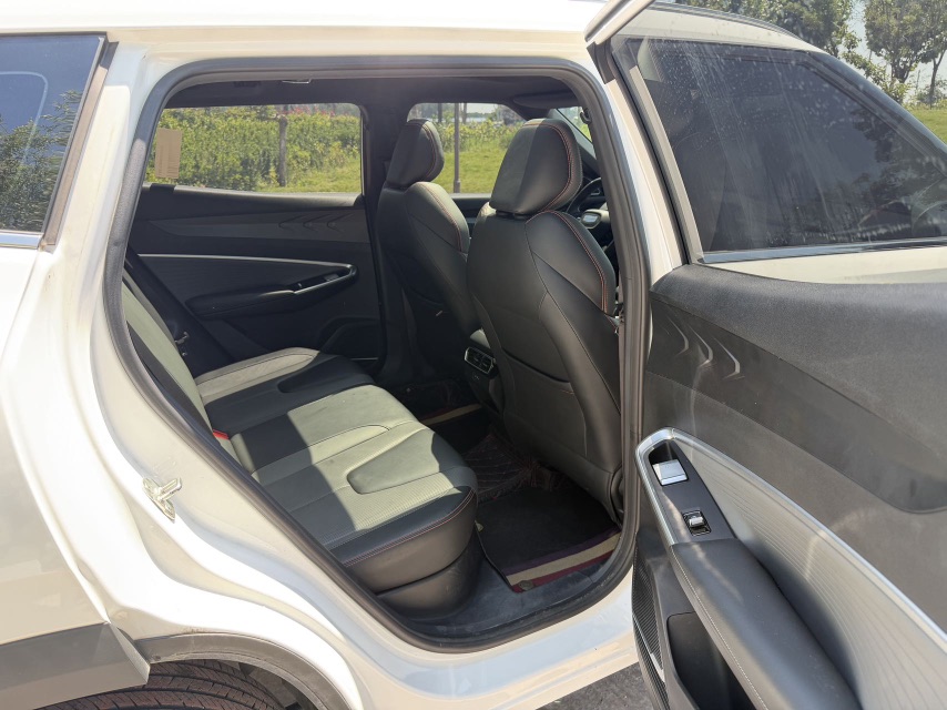 GEELY Boyue 2023 car image #12