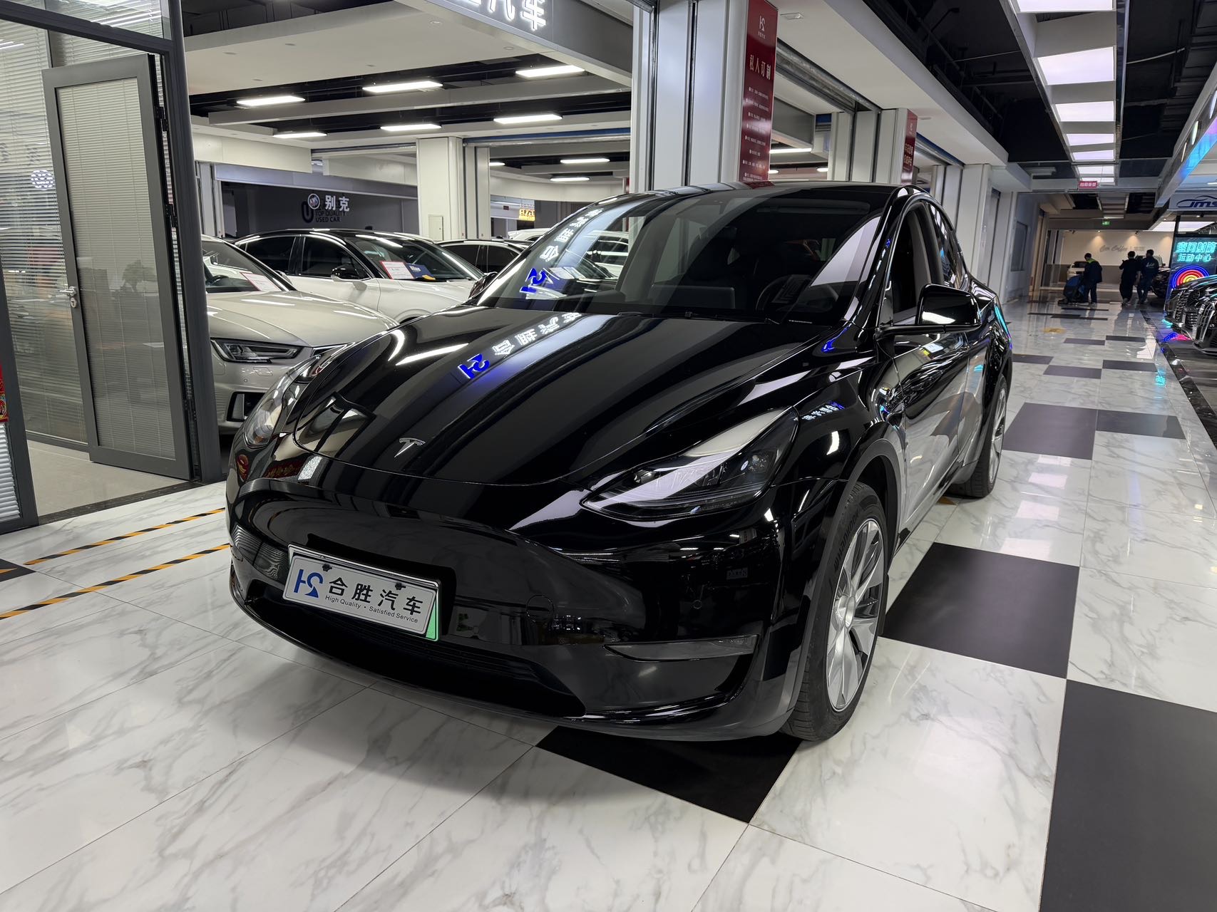 Tesla Model Y 2023 car image 