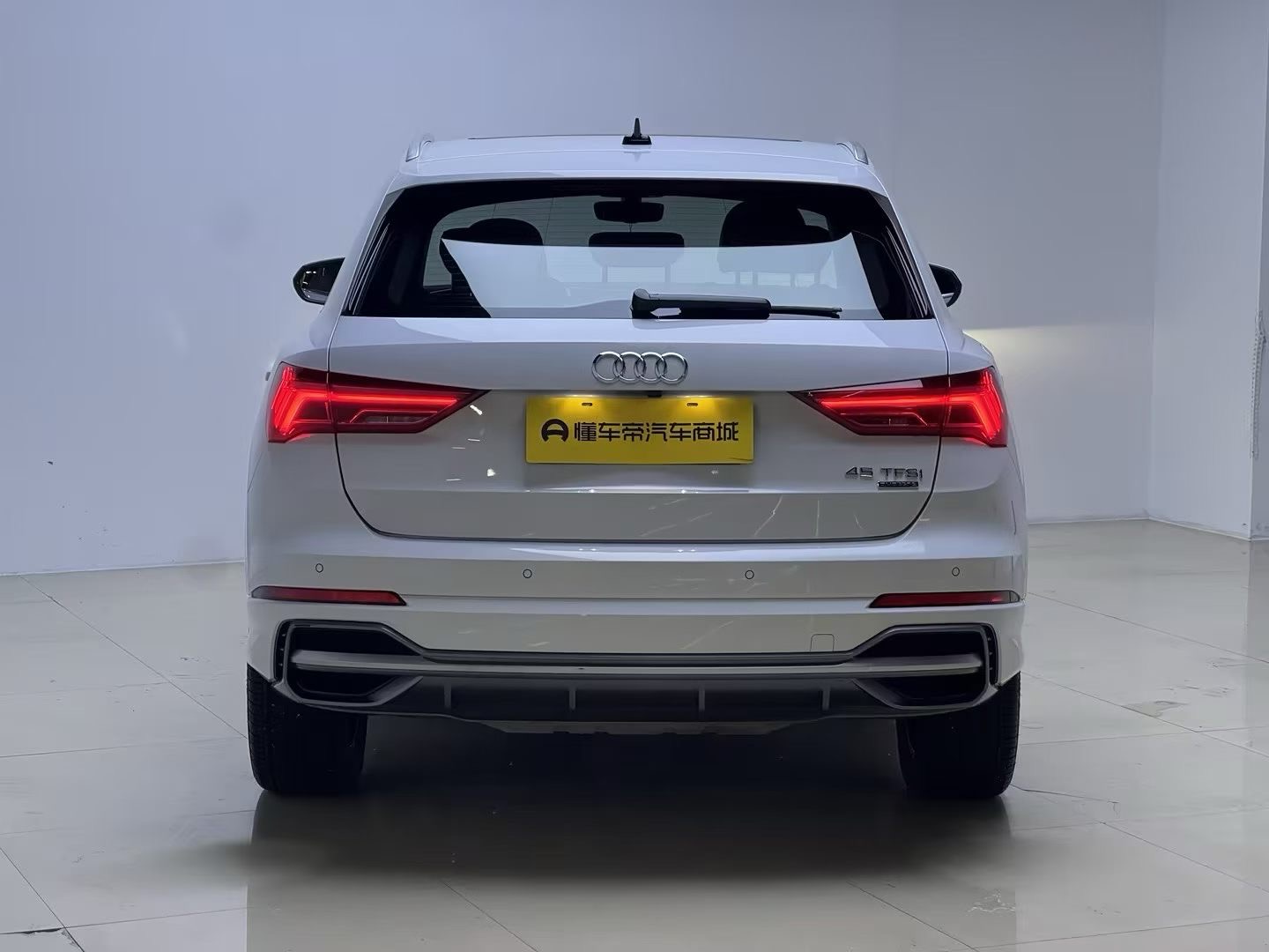 Audi Q3 2021 car image #8