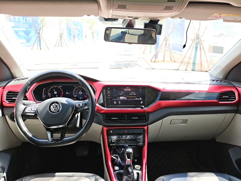 Volkswagen T-Cross 2019 car image #3