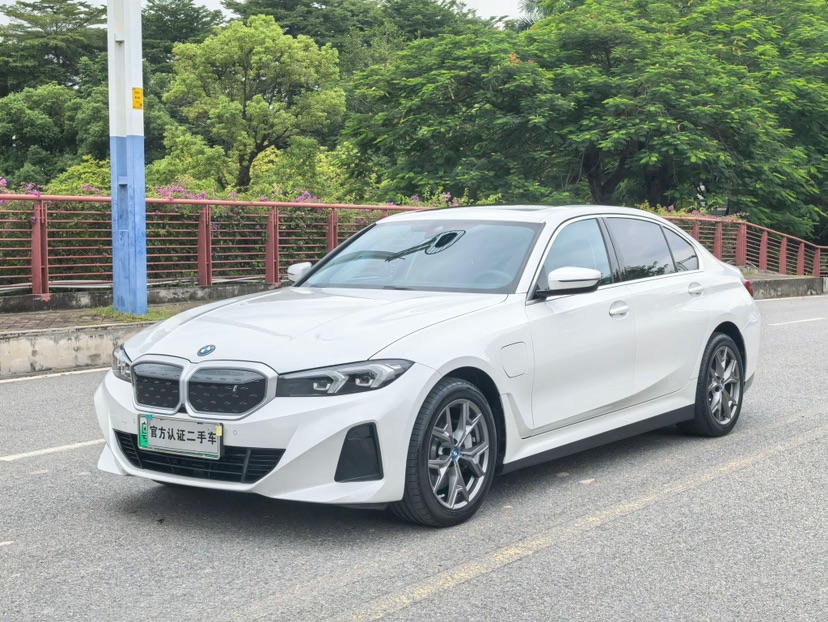 BMW i3 2023 car image 