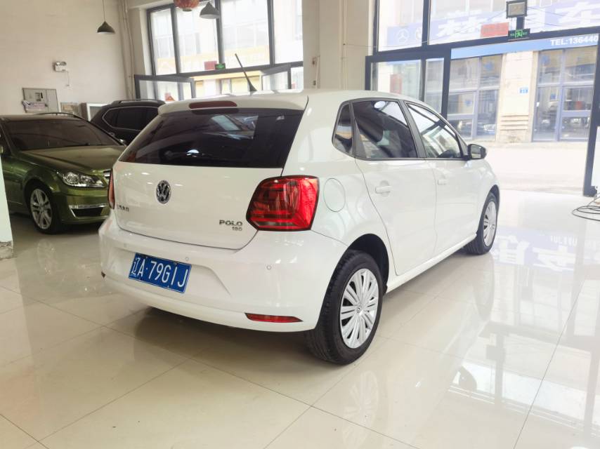 Volkswagen Polo 2017 car image #9