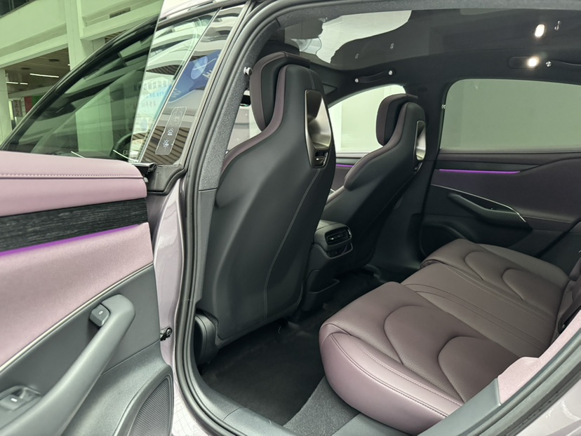 MI SU7 2025 car image #12