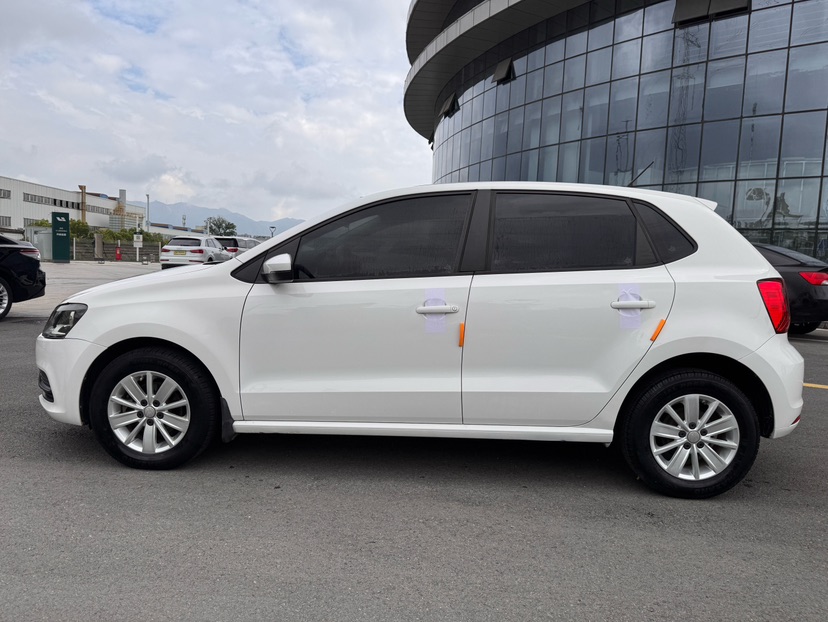 Volkswagen Polo 2017 car image #9
