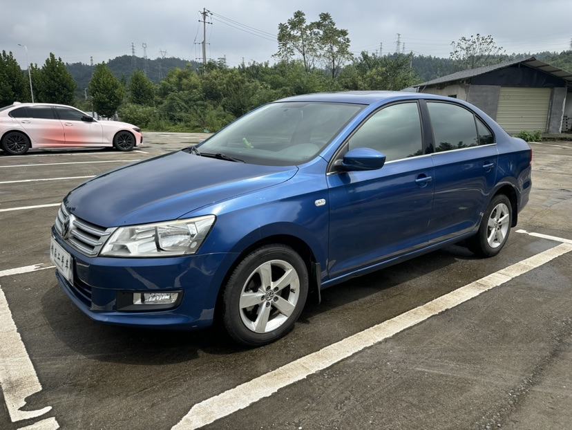 Volkswagen Santana 2014 car image 