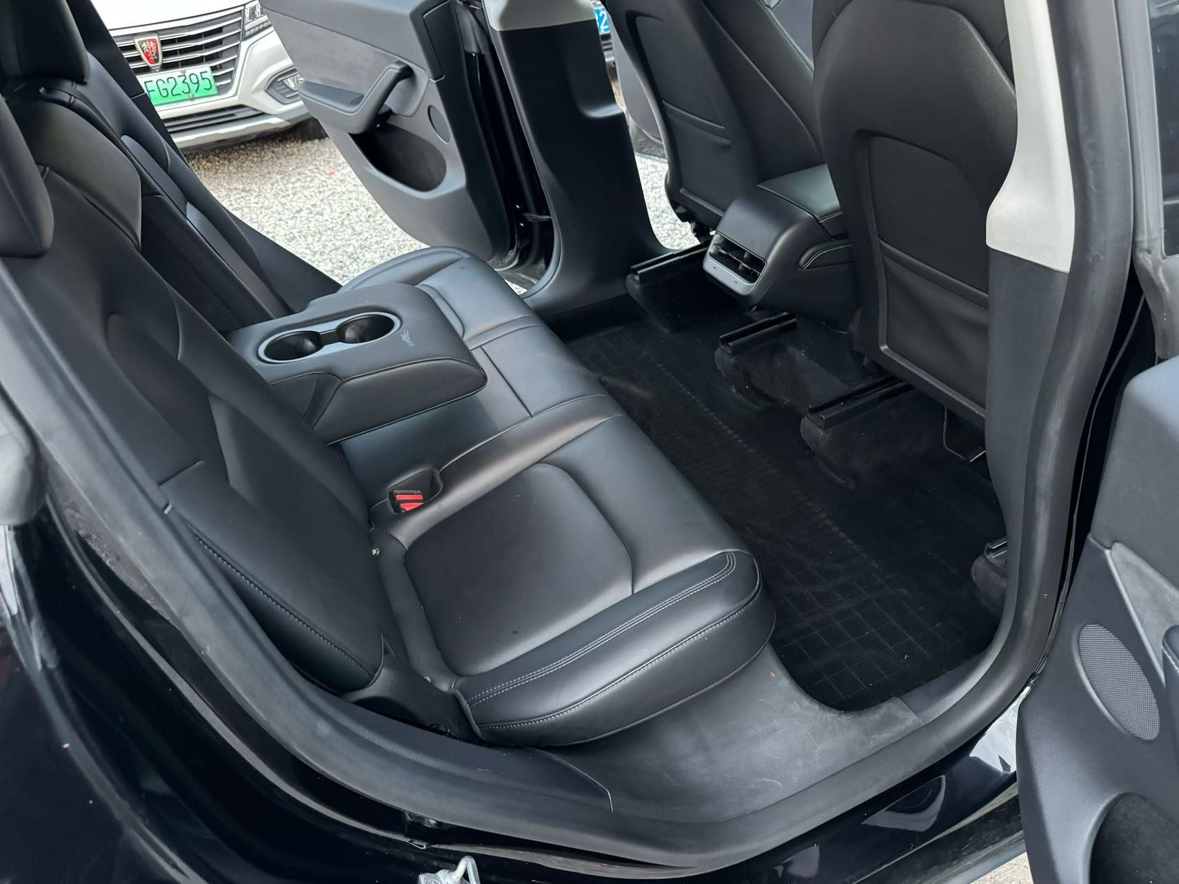 Tesla Model Y 2022 #15 Tesla Model Y 2022 car image #15