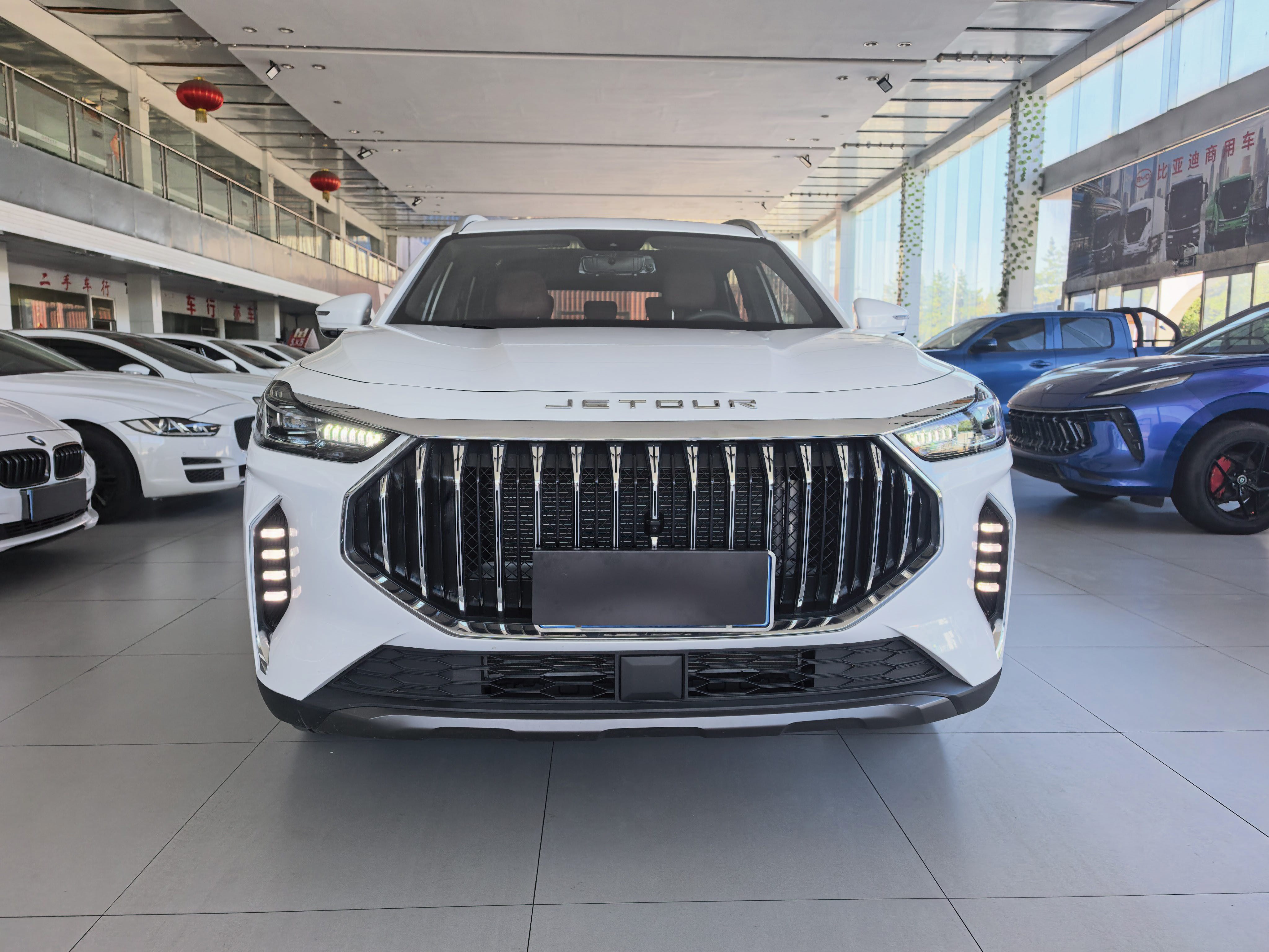 Jetour X70 PLUS 2025 car image #2