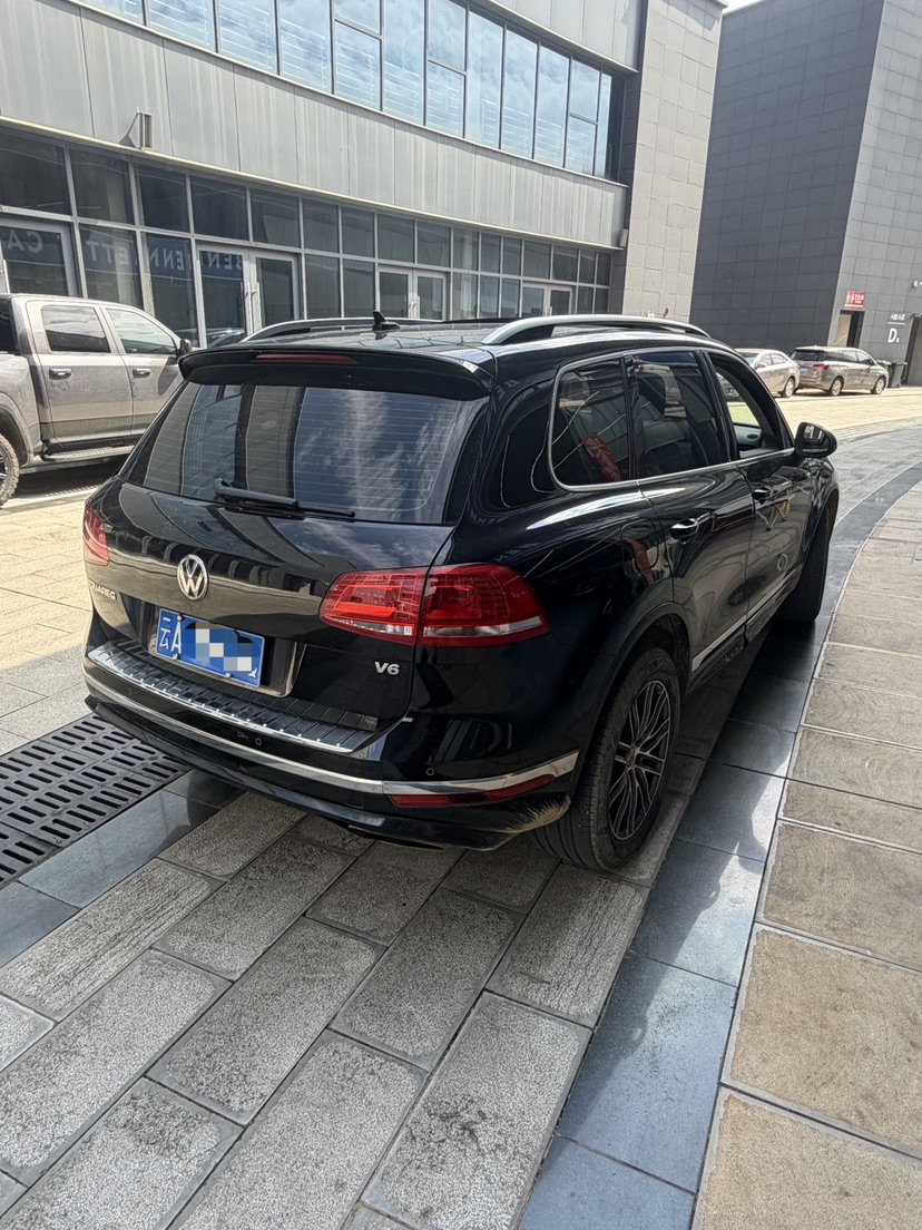 Volkswagen Touareg 2019 car image #4