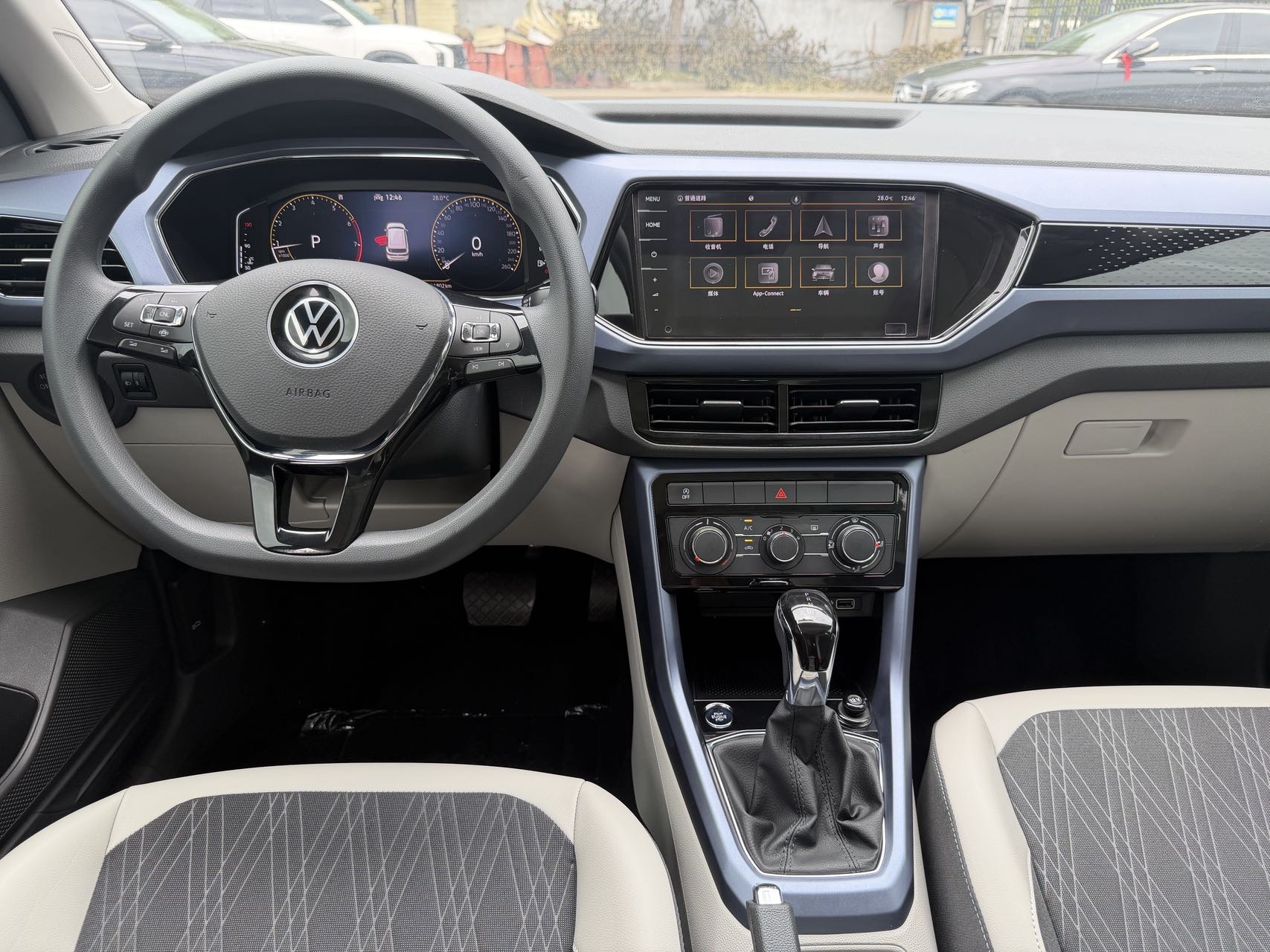 Volkswagen T-Cross 2021 #4 Volkswagen T-Cross 2021 car image #4