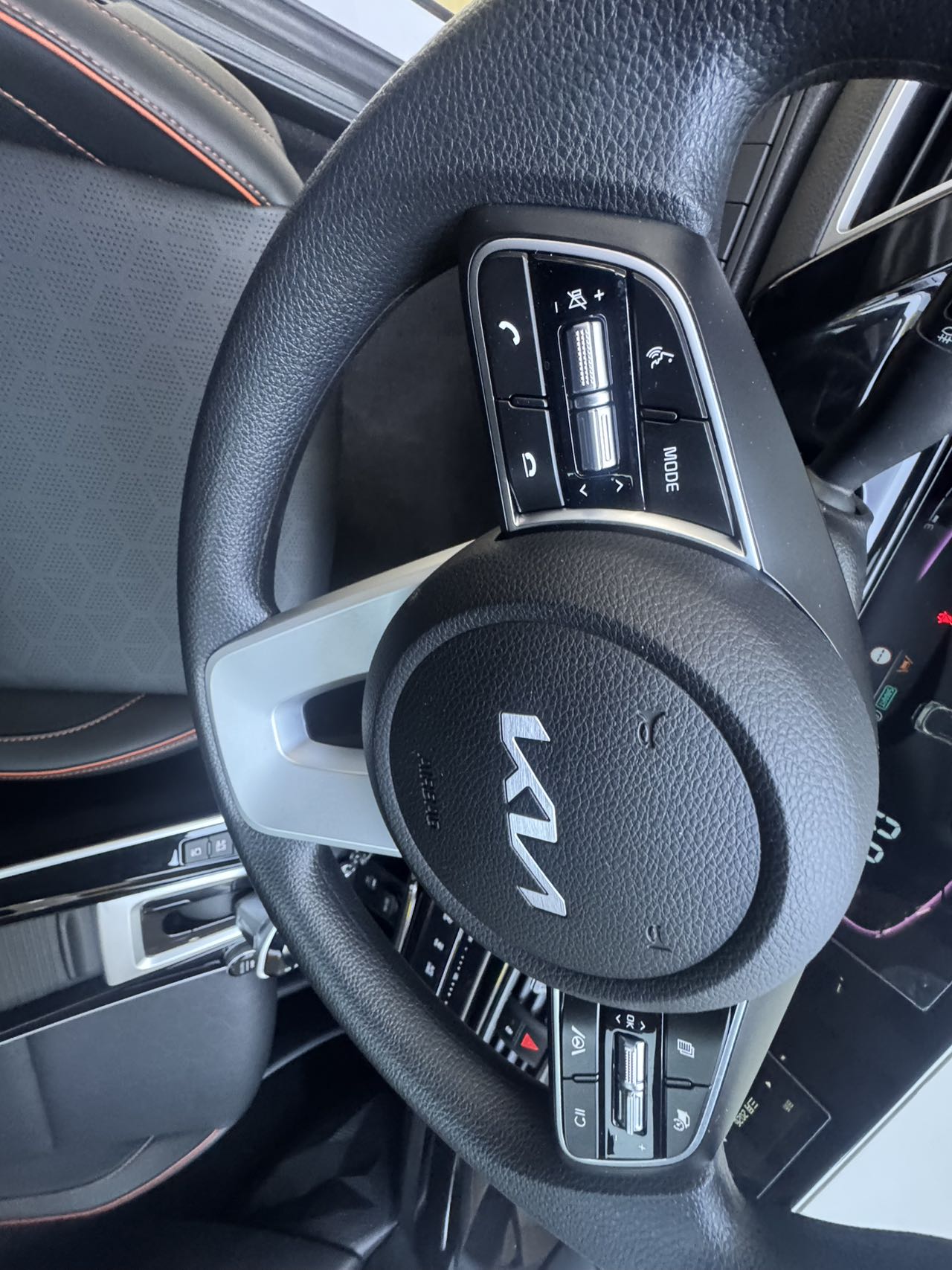 Kia Seltos 2023 car image #18