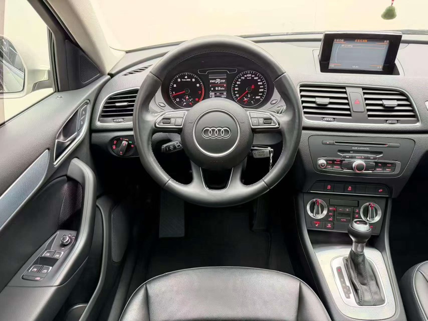 Audi Q3 2014 #8 Audi Q3 2014 car image #8