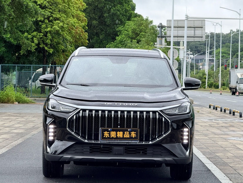 Jetour X70 PLUS 2024 car image #2