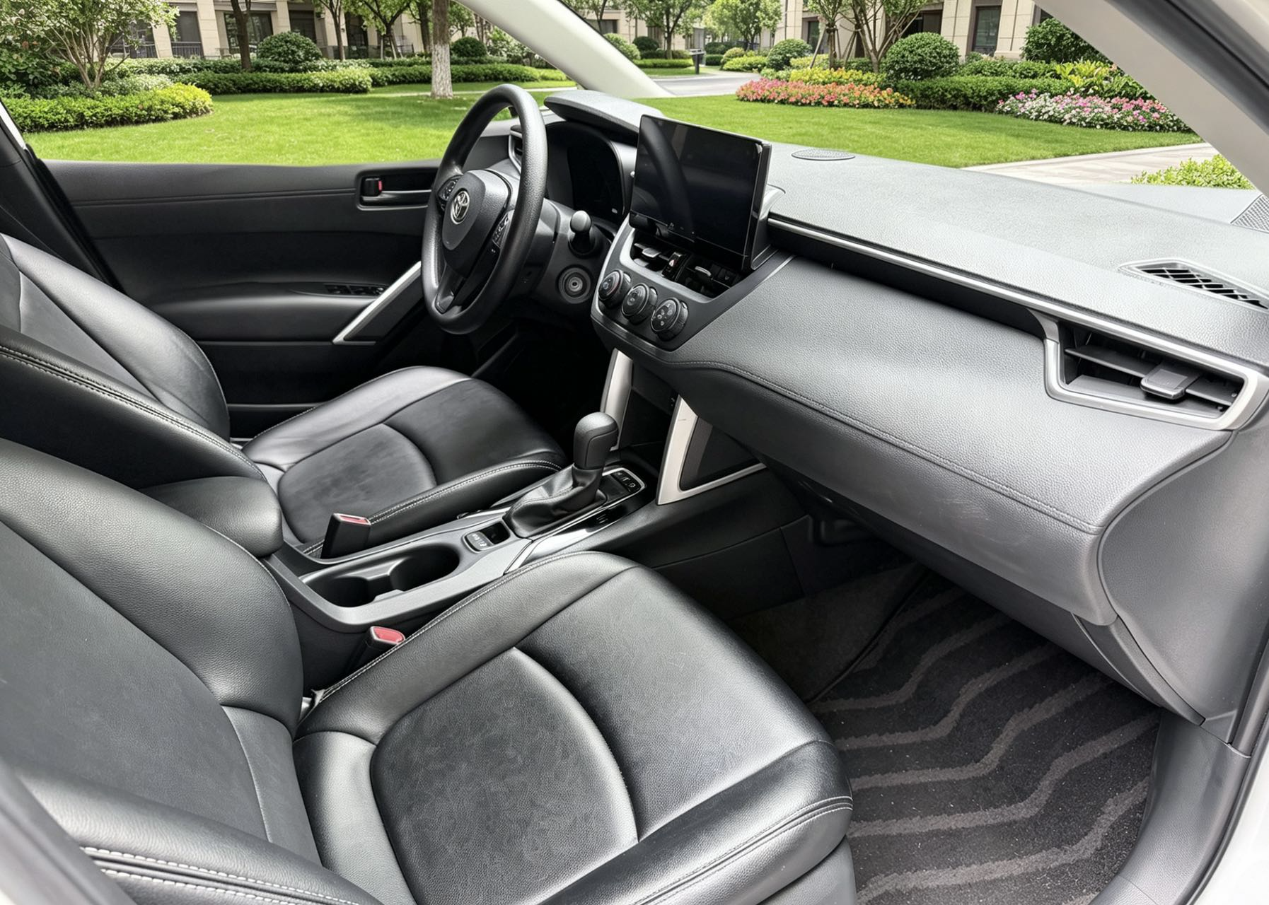 Toyota Corolla Cross 2023 car image #6