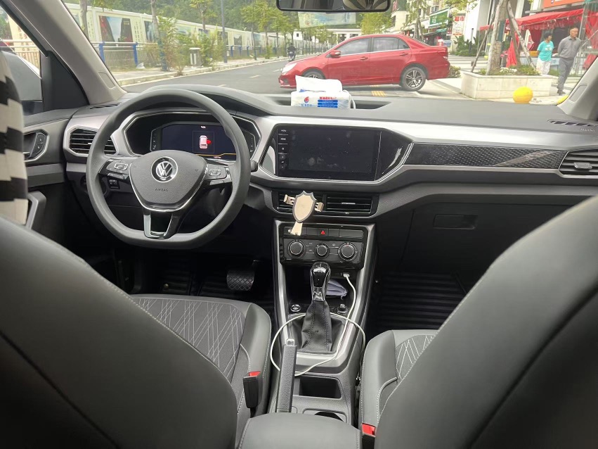 Volkswagen T-Cross 2022 car image #7