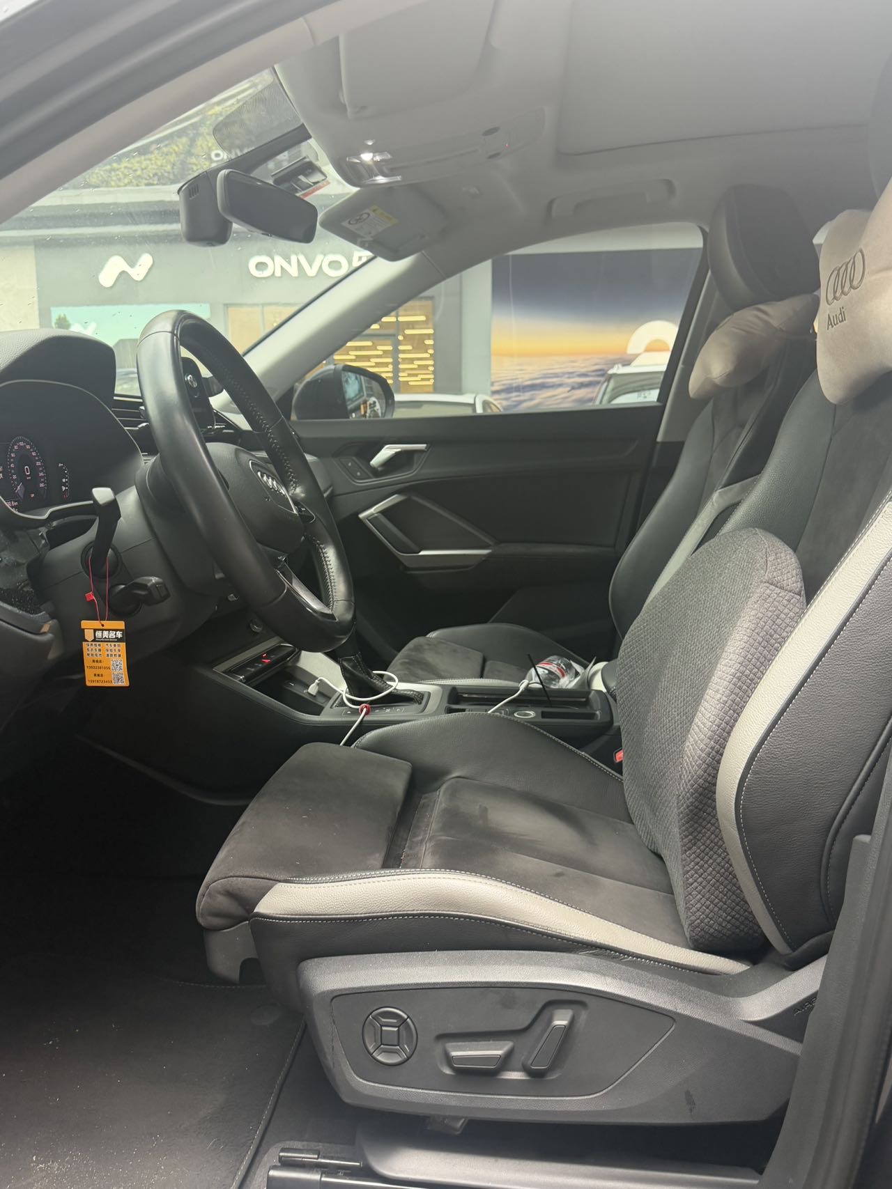 Audi Q3 2020 car image #9