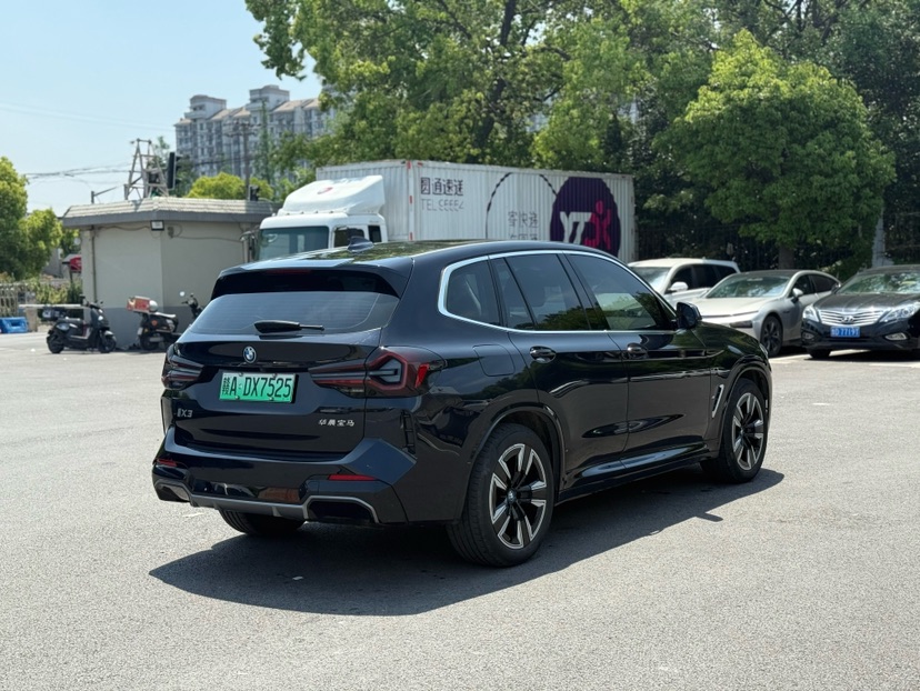 BMW iX3 2024 изображение автомобиля #7